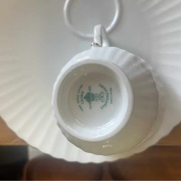 Crown Staffordshire Englishbone china snack set. 8pcs 4 cups and 4 plates - Picture 2 of 6